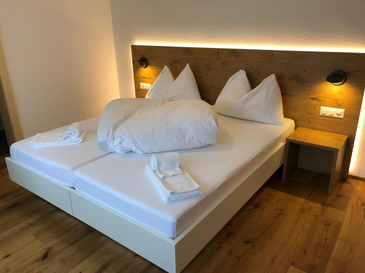 Hotel Walser Ulrichen Zewnętrze zdjęcie